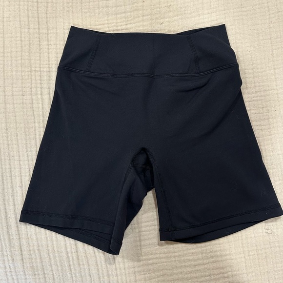 Black Oner Active Timeless Shorts in size Small - Picture 3 of 3